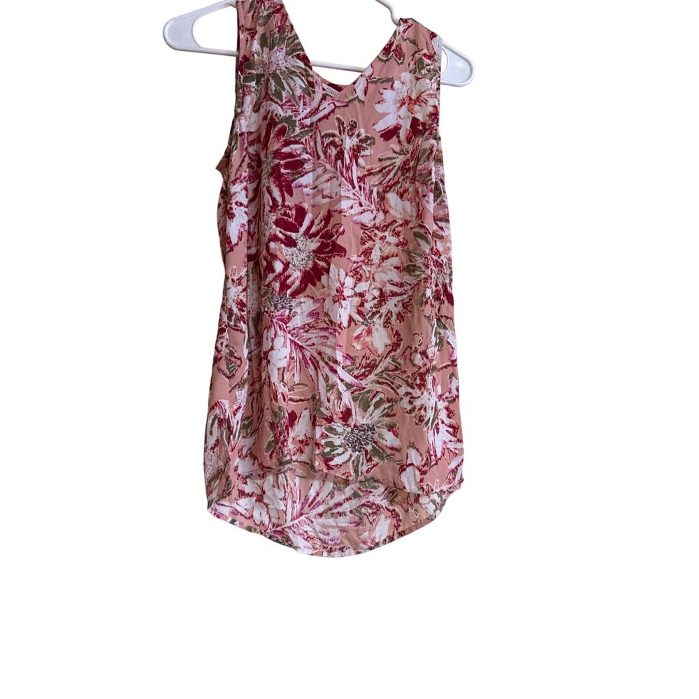 Violet + Claire Sleeveless Floral Print Blouse S Peach Pink Green Polyester Wome